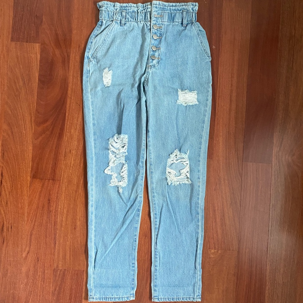 NEW FOREVER21 RIPPED DENIM PANTS